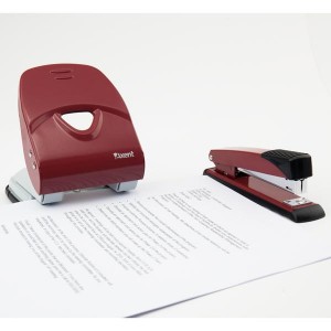 Діркопробивач Exakt-2 метал., 40арк, червоний "Axent" 3940-06-А
